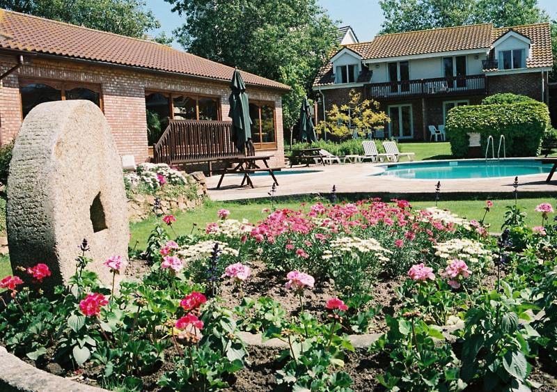 The Samares Coast Hotel & Apartments Ст. Хейлир Джерси Экстерьер фото