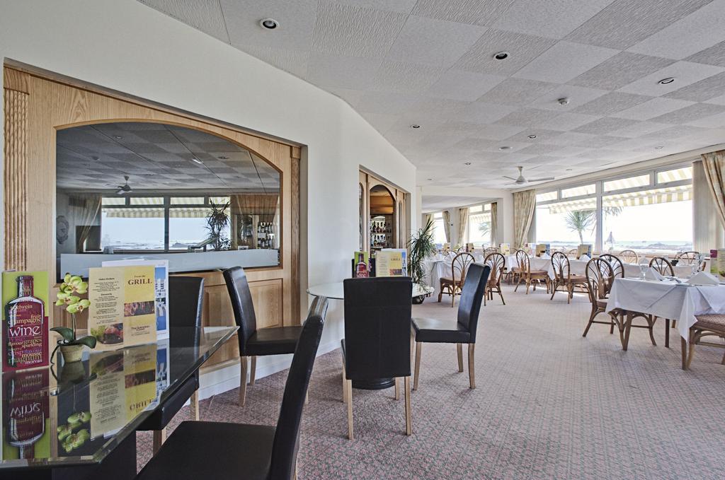 The Samares Coast Hotel & Apartments Ст. Хейлир Джерси Ресторан фото